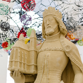 Der Abguss der Rudolfsstatue aus dem Stephansdom, aus Sandstein, im Dom Atelier.
Foto: Nicole Viktorik