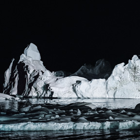 Mathias Kessler, Ilulissat 011Y, Greenland (Detail), Aus der Serie „Secluded Nights“, 2007.
Dom Museum Wien, Otto Mauer Contemporary. Ankauf ermöglicht durch den Verein der Freunde des Dom Museum Wien.
Foto: Mathias Kessler Mathias Kessler, Ilulissat 011Y, Greenland (Detail), Aus der Serie „Secluded Nights“, 2007.
Dom Museum Wien, Otto Mauer Contemporary. Ankauf ermöglicht durch den Verein der Freunde des Dom Museum Wien.
Foto: Mathias Kessler