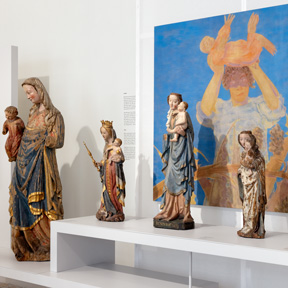 Foto: Ausstellungsansicht mit Anna Schachinger, Cascais, 2024. Dom Museum Wien, Otto Mauer Contemporary, Anna Schachinger &copy; Bildrecht, Wien 2025, Foto: L. Deinhardstein